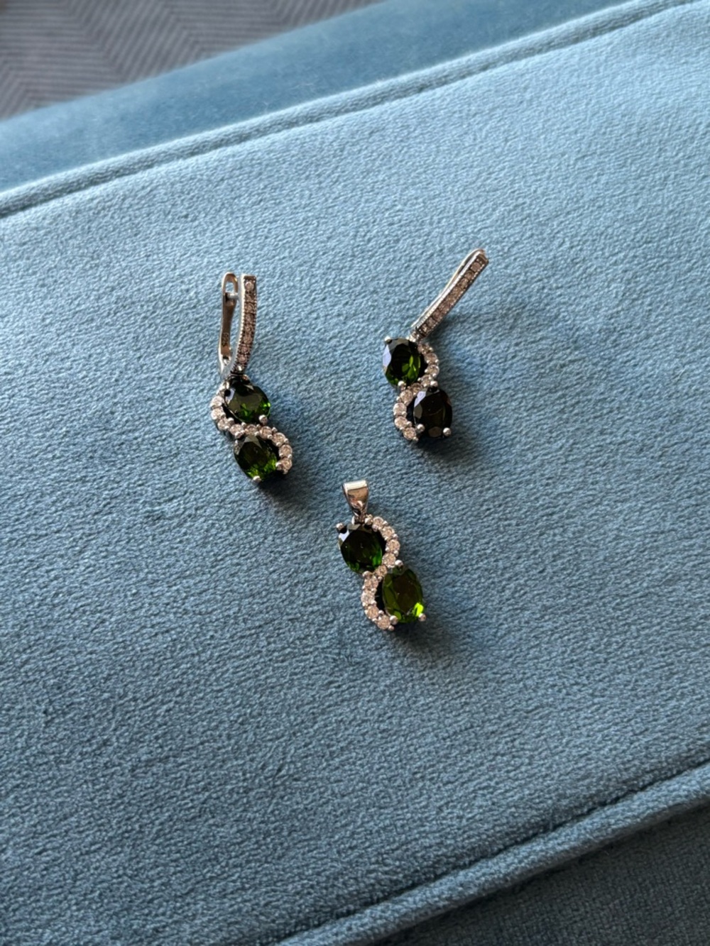 Sterling Silver Green Crystal Drop Earrings and Pendant Set